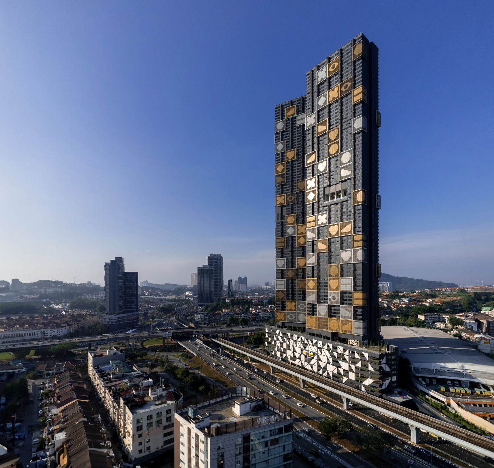 Arte Cheras @ Taman Midah, two 49-storey towers, daytime exterior view
