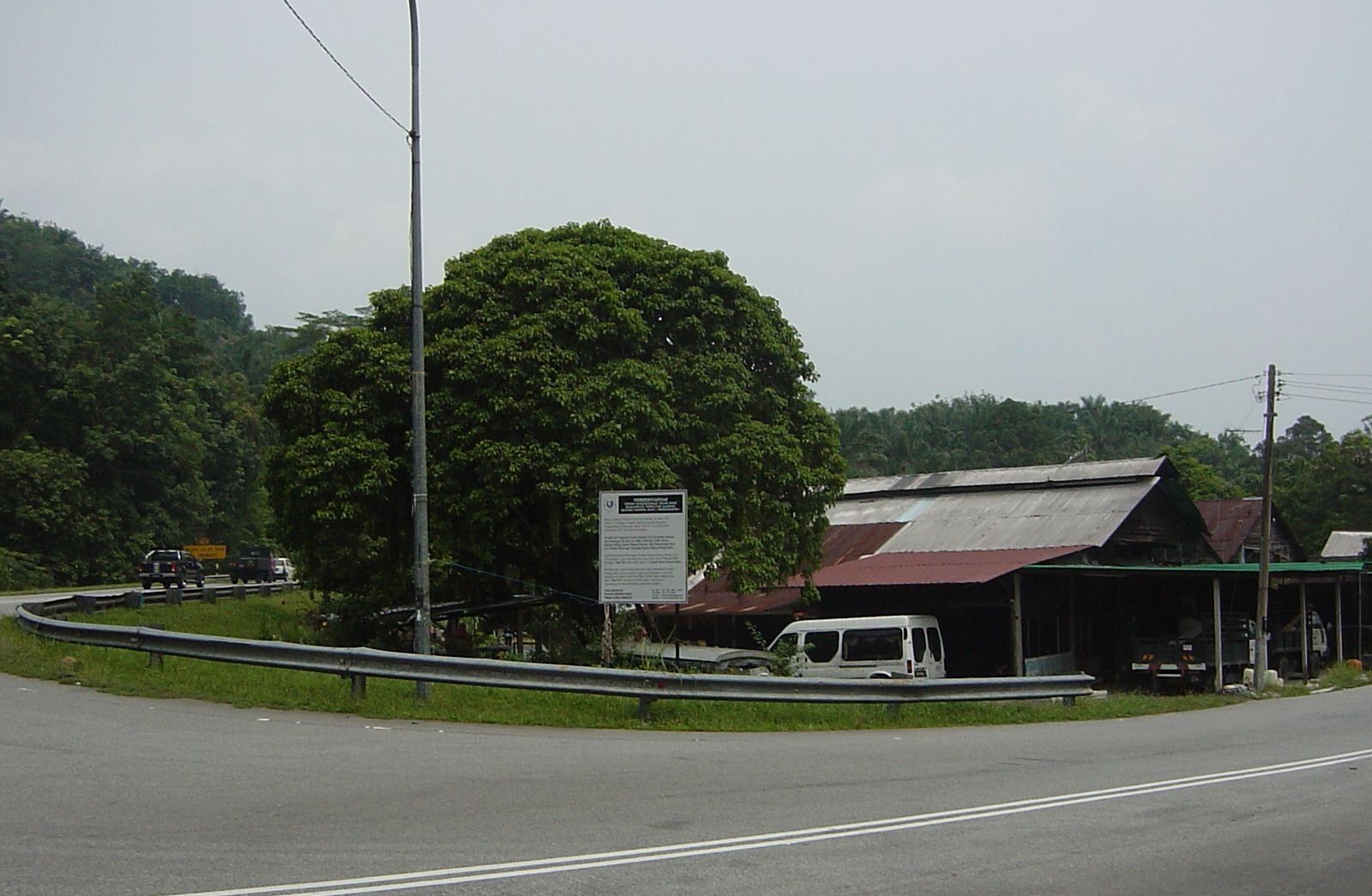 Roadside view along Route 1 near the land, Tapah, Perak