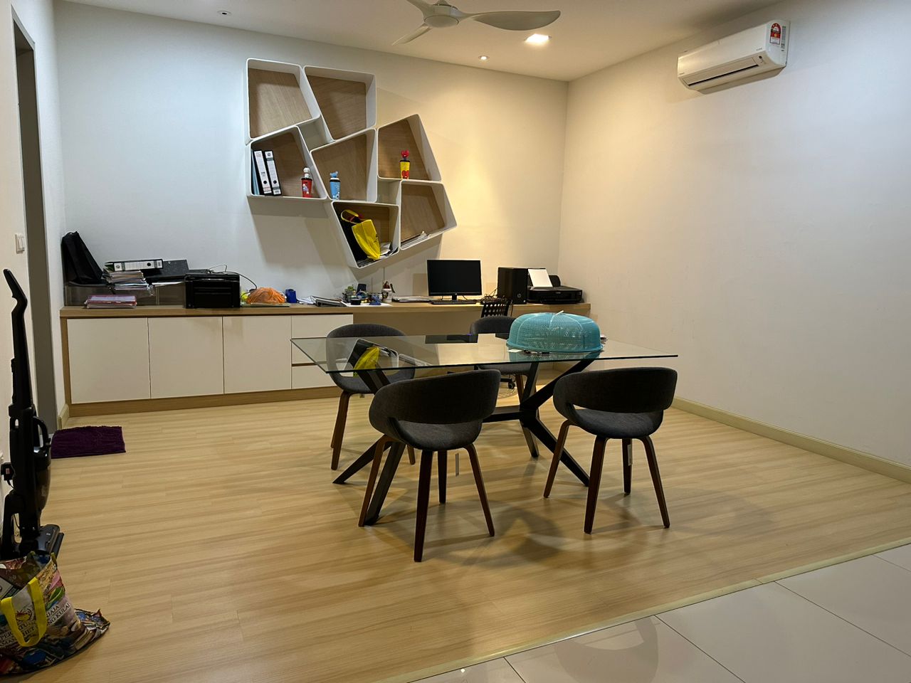 The dining area within the unit